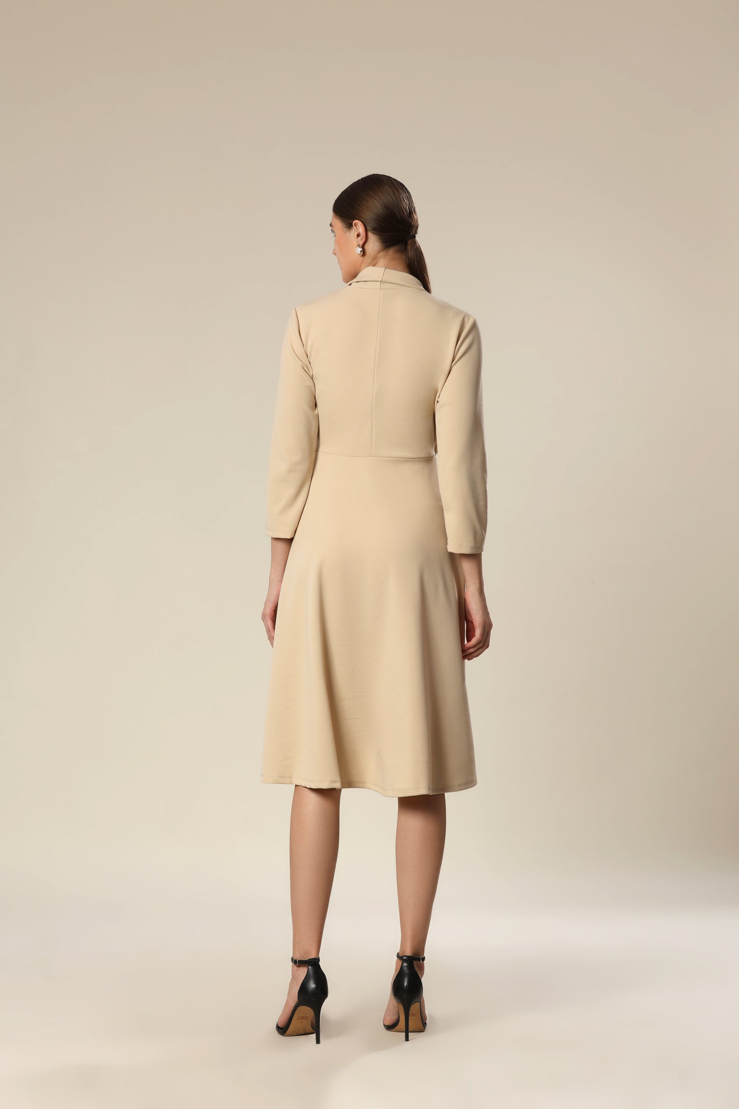 Graceful Belted Dress With Collared Sophistication