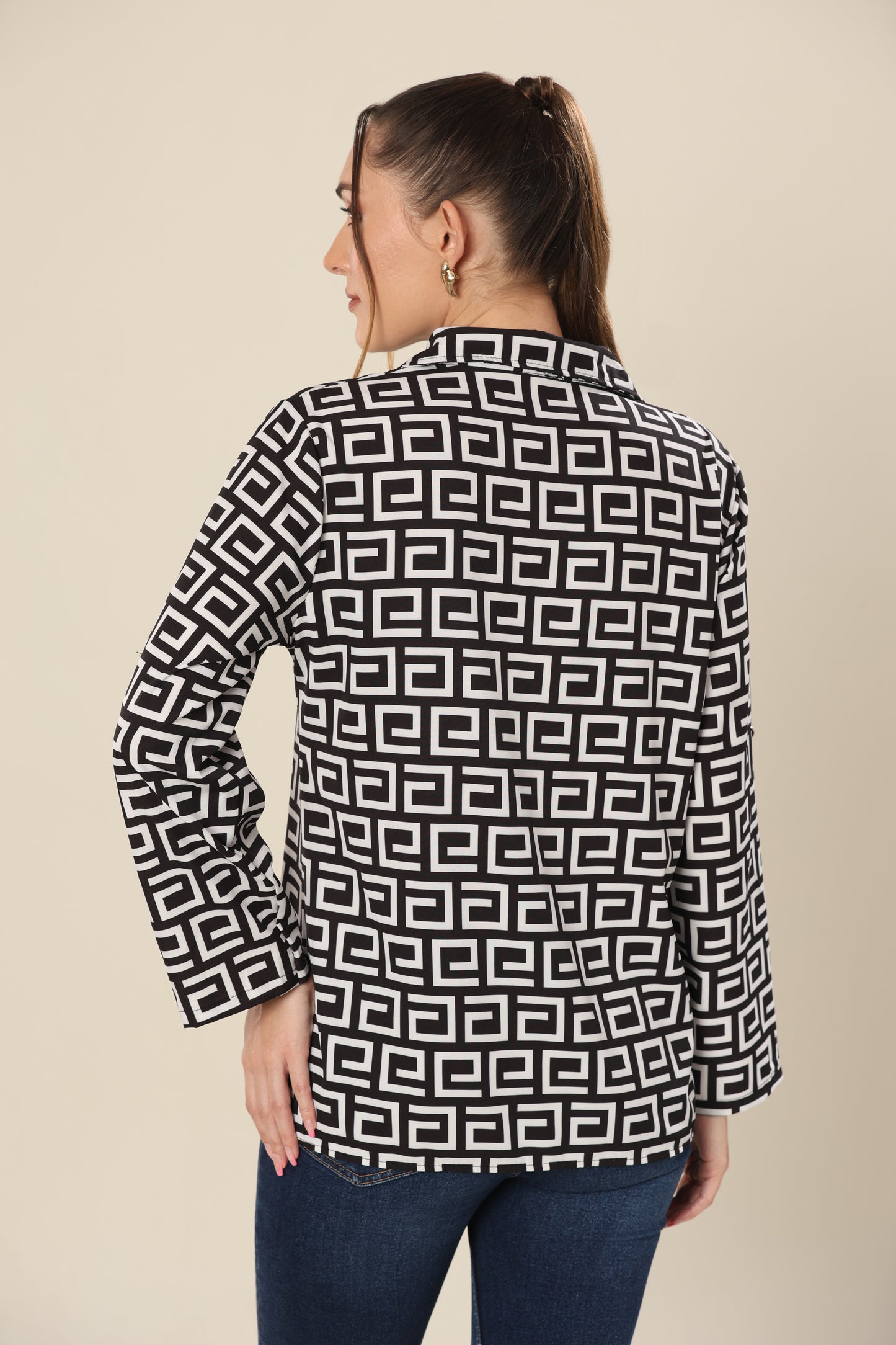 Laventa Ladyrinth Geometric Charm Shirt