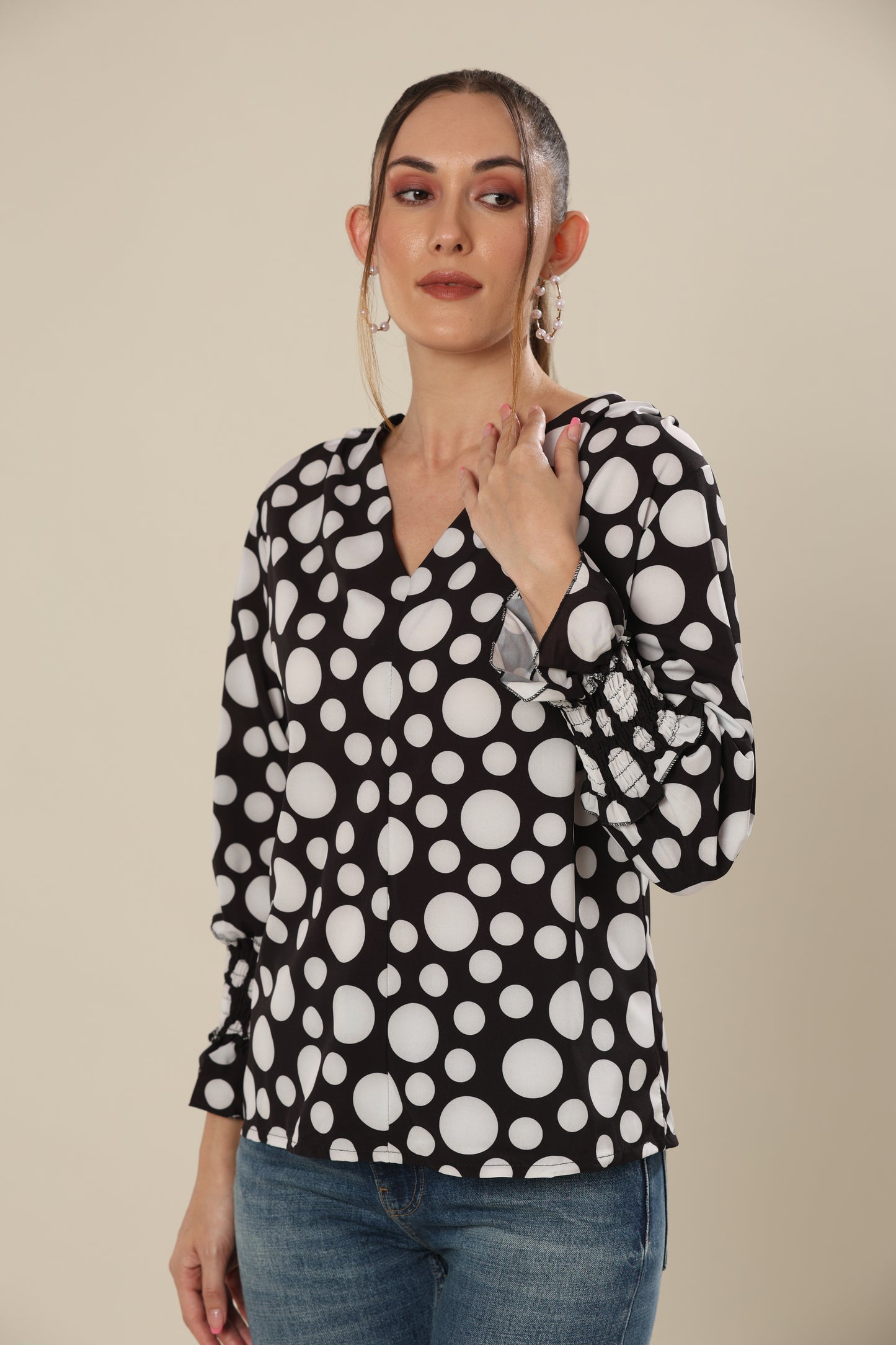 Contemporary Dots Compressed Sleeve Charm Top