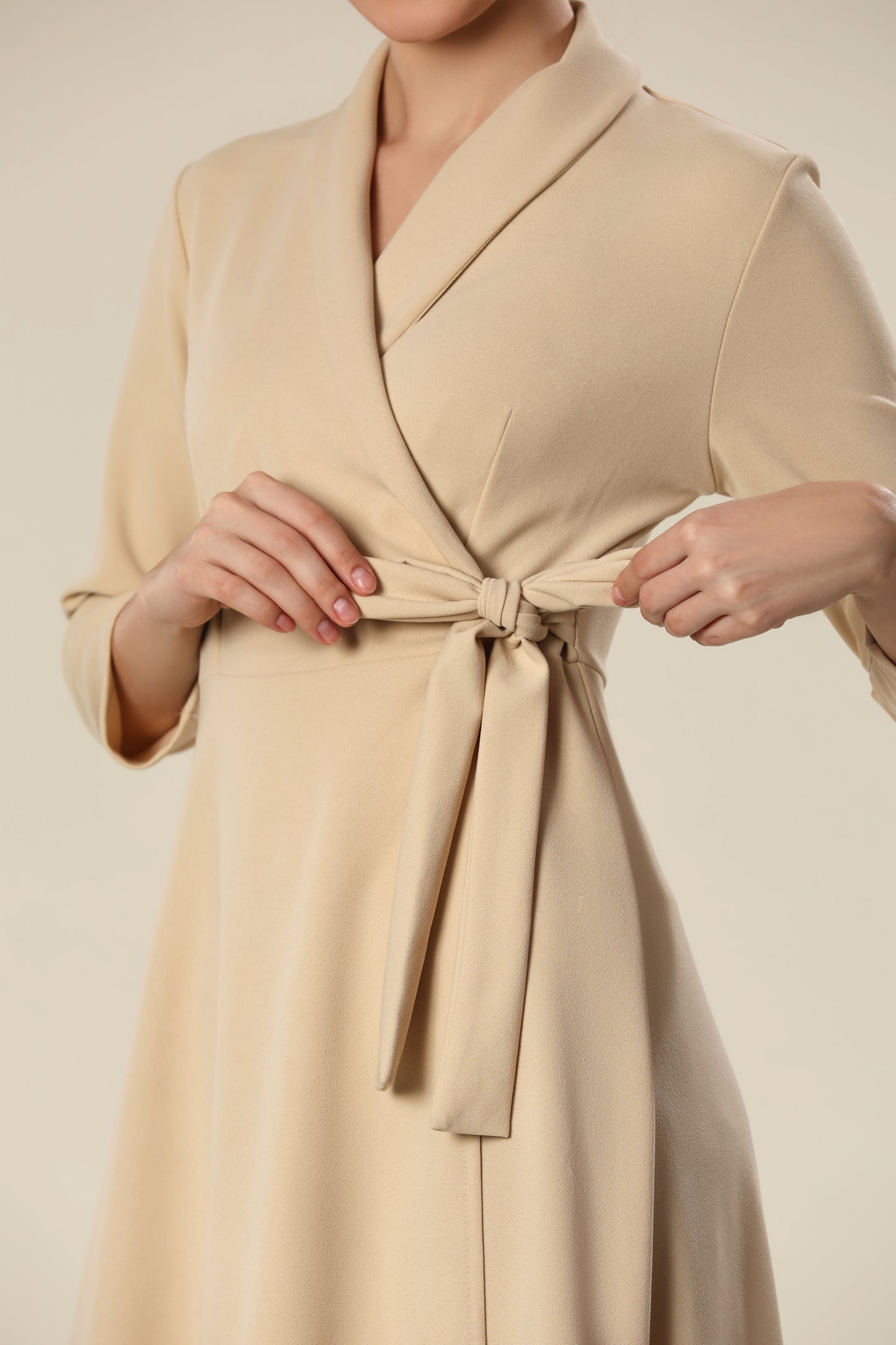 Graceful Belted Dress With Collared Sophistication