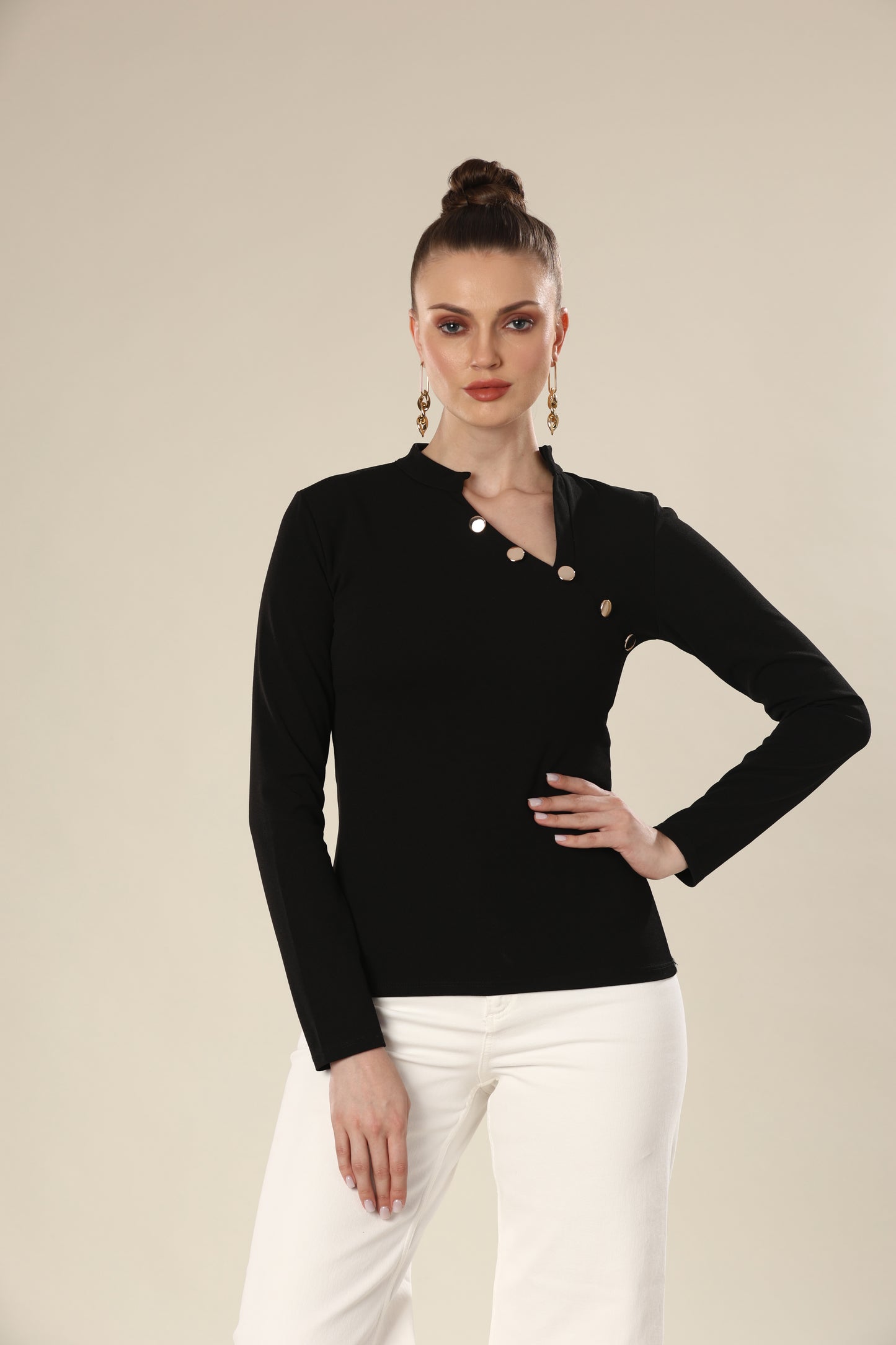 Gildel Neckline Chic Noir Top