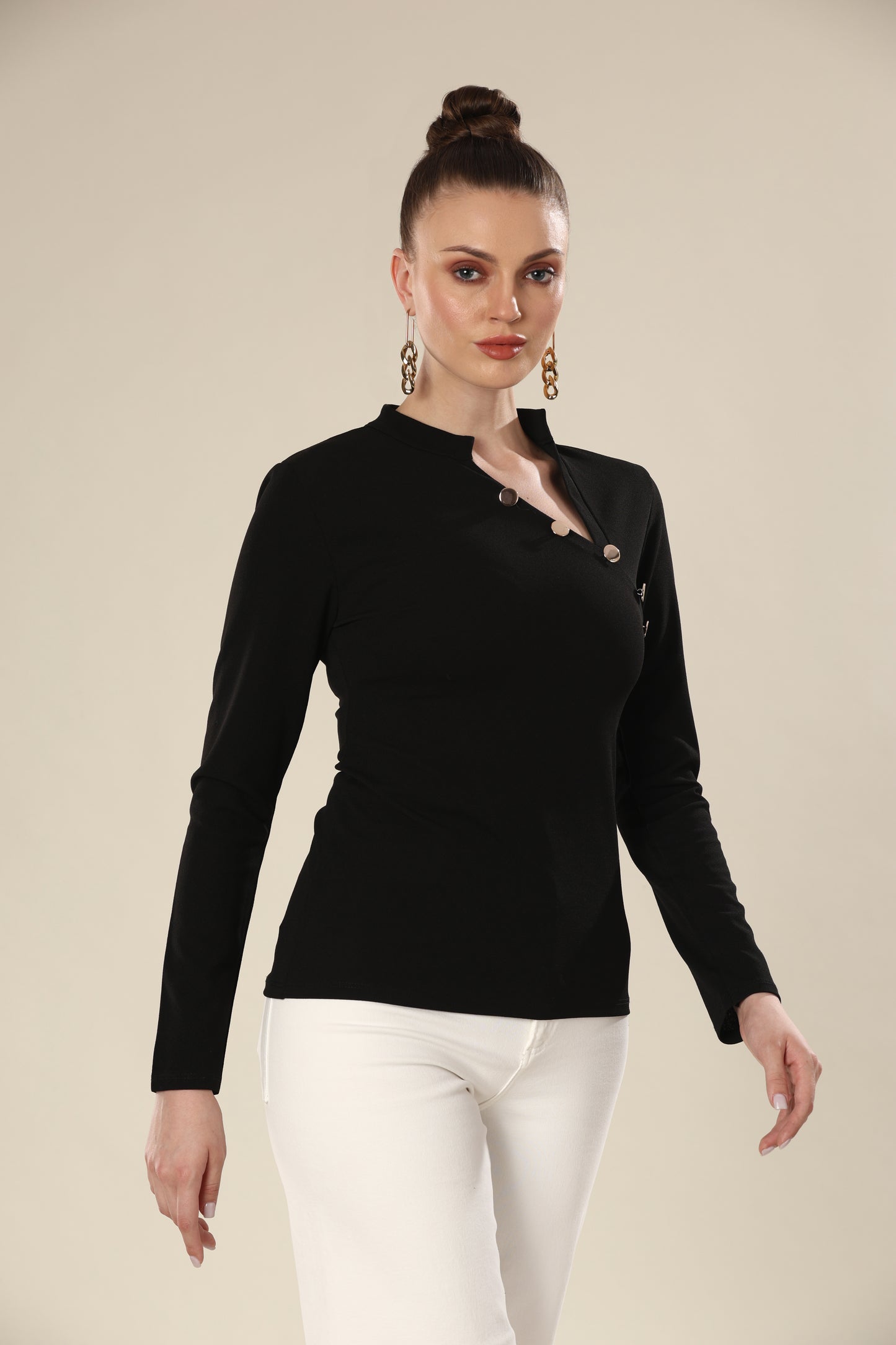 Gildel Neckline Chic Noir Top