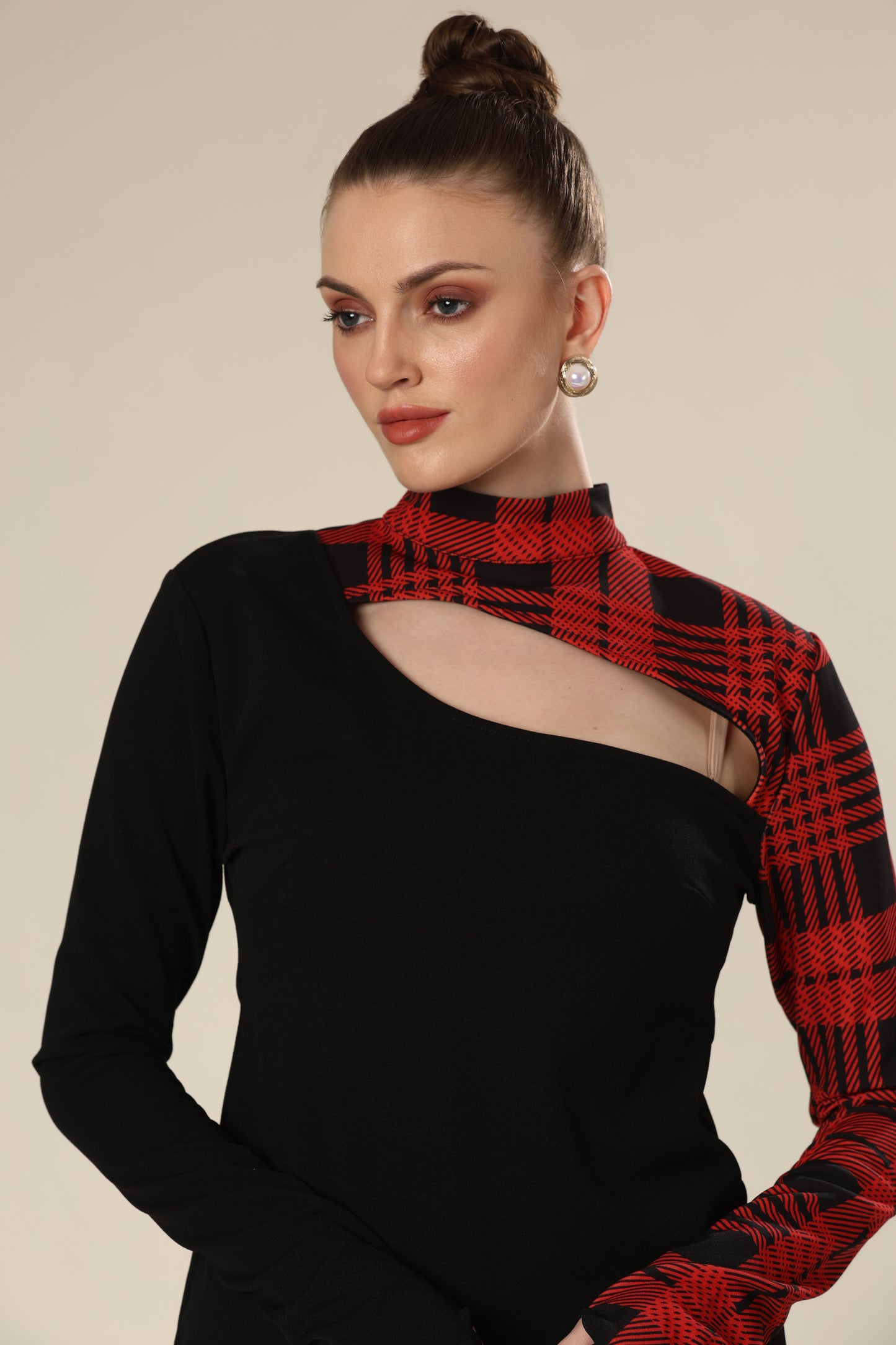 Chic Noir Crimson Thumb Hole Top