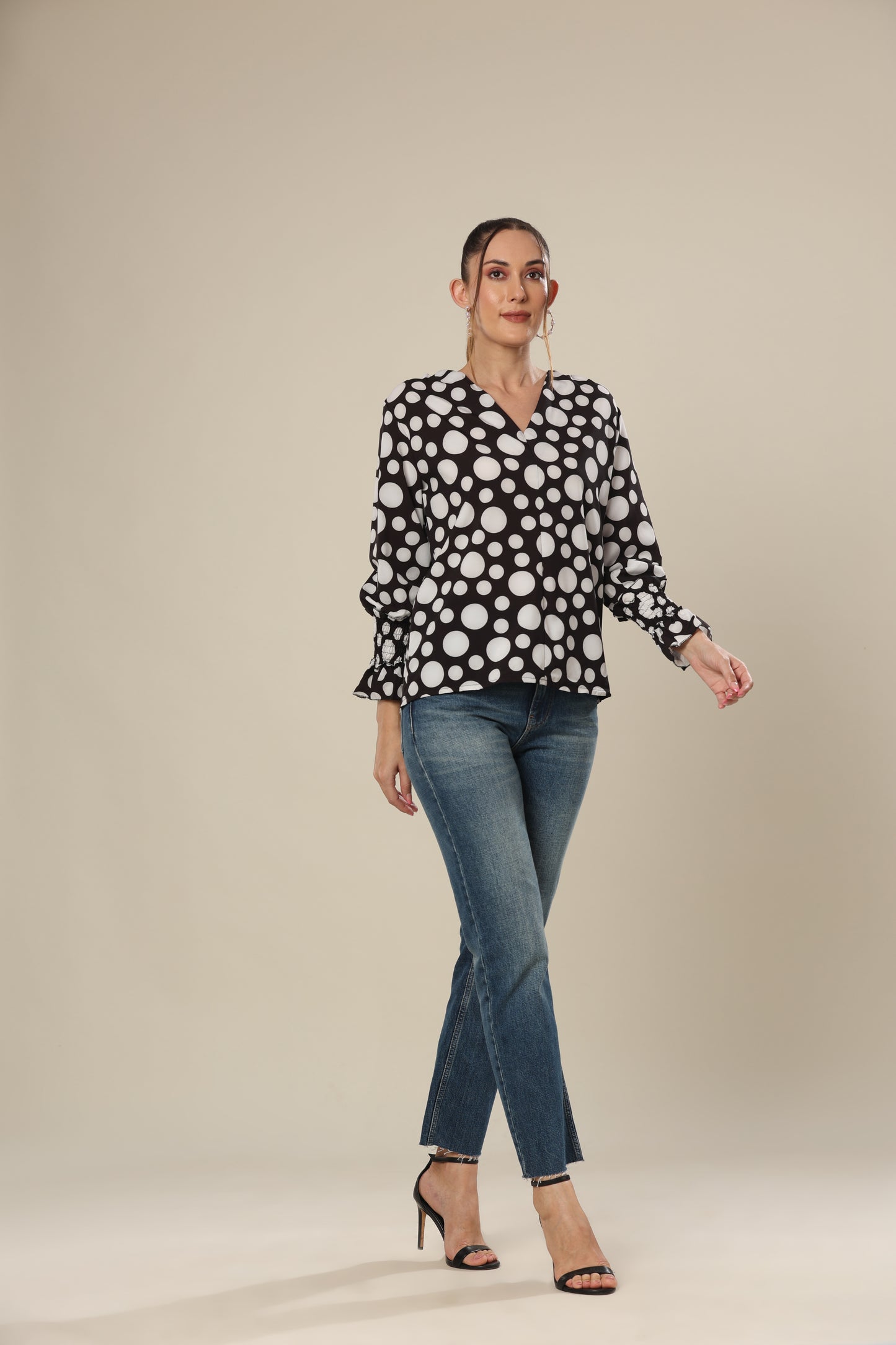 Contemporary Dots Compressed Sleeve Charm Top