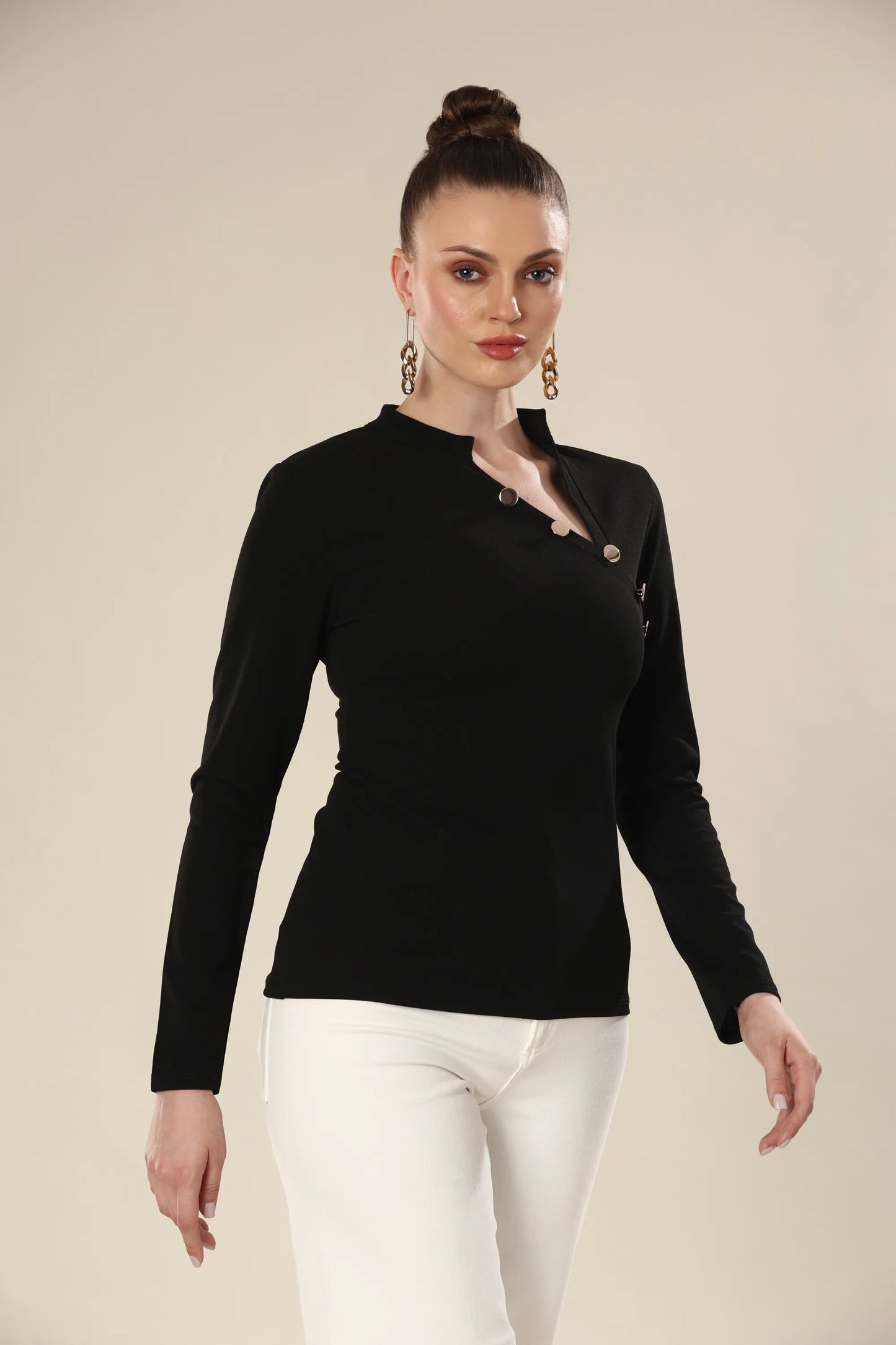 Gildel Neckline Chic Noir Top
