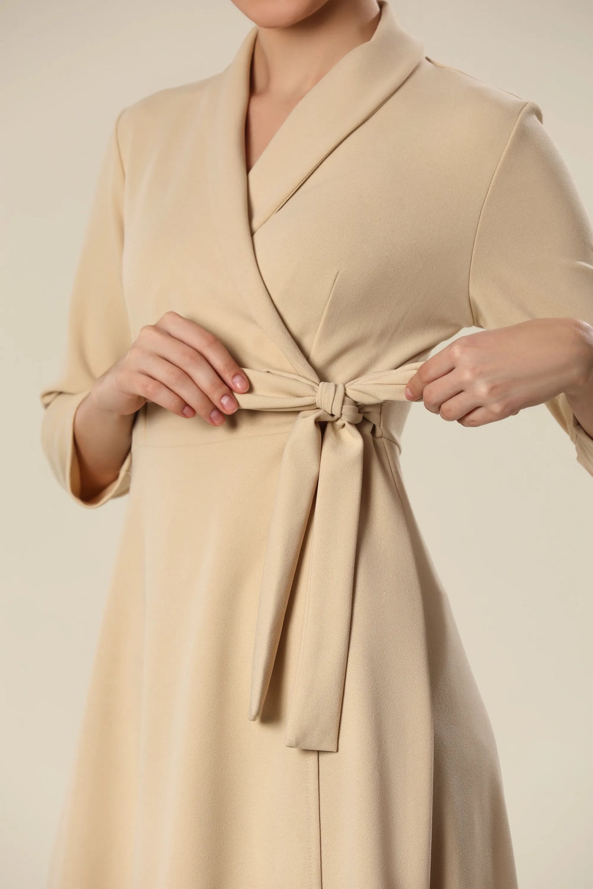 Graceful Belted Dress With Collared Sophistication