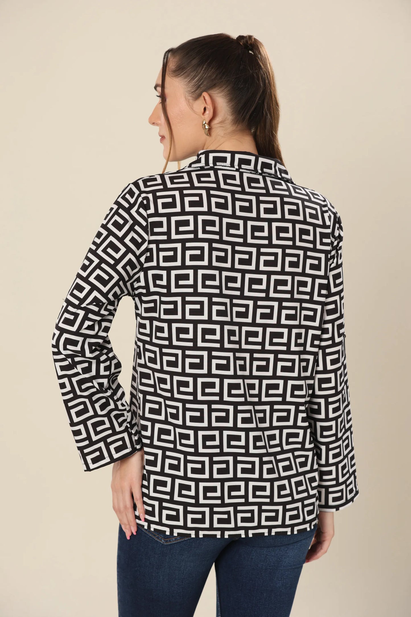 Laventa Ladyrinth Geometric Charm Shirt