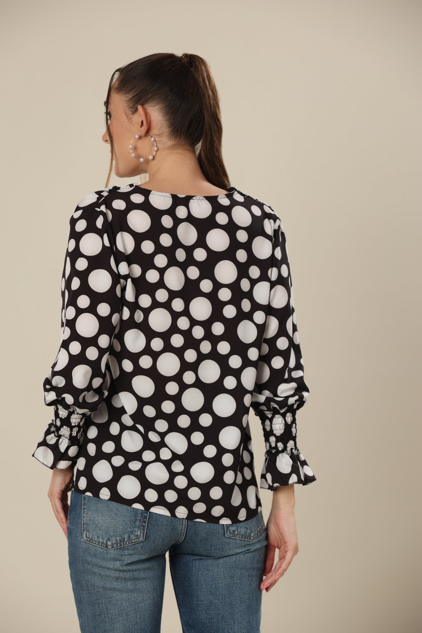 Contemporary Dots Compressed Sleeve Charm Top