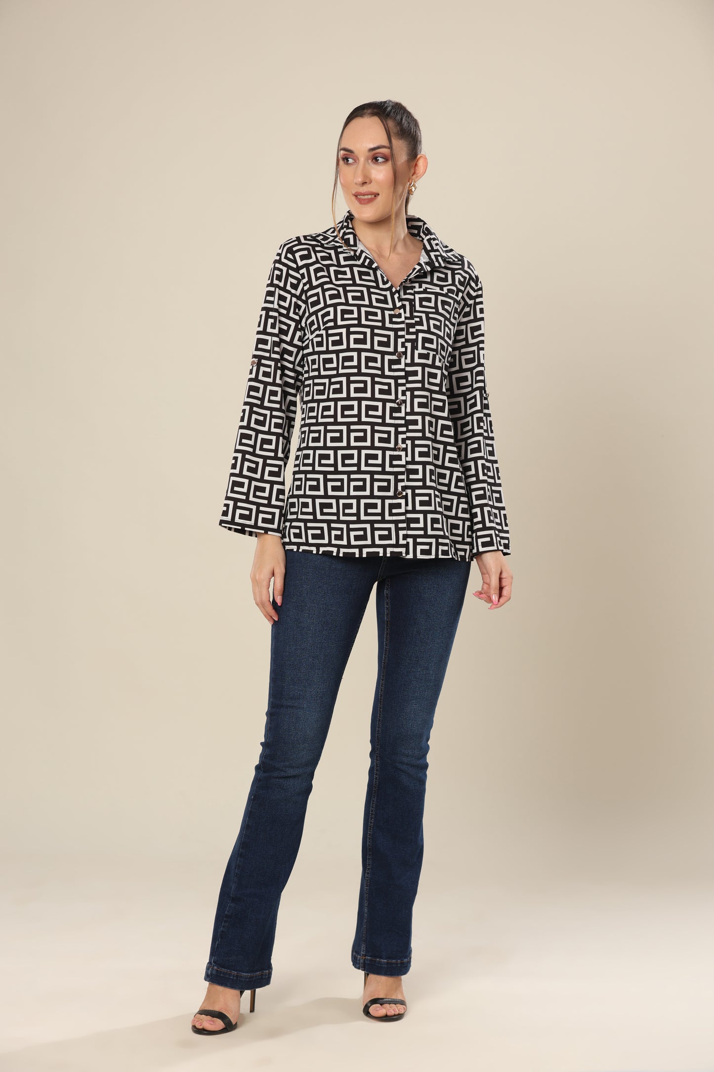 Laventa Ladyrinth Geometric Charm Shirt